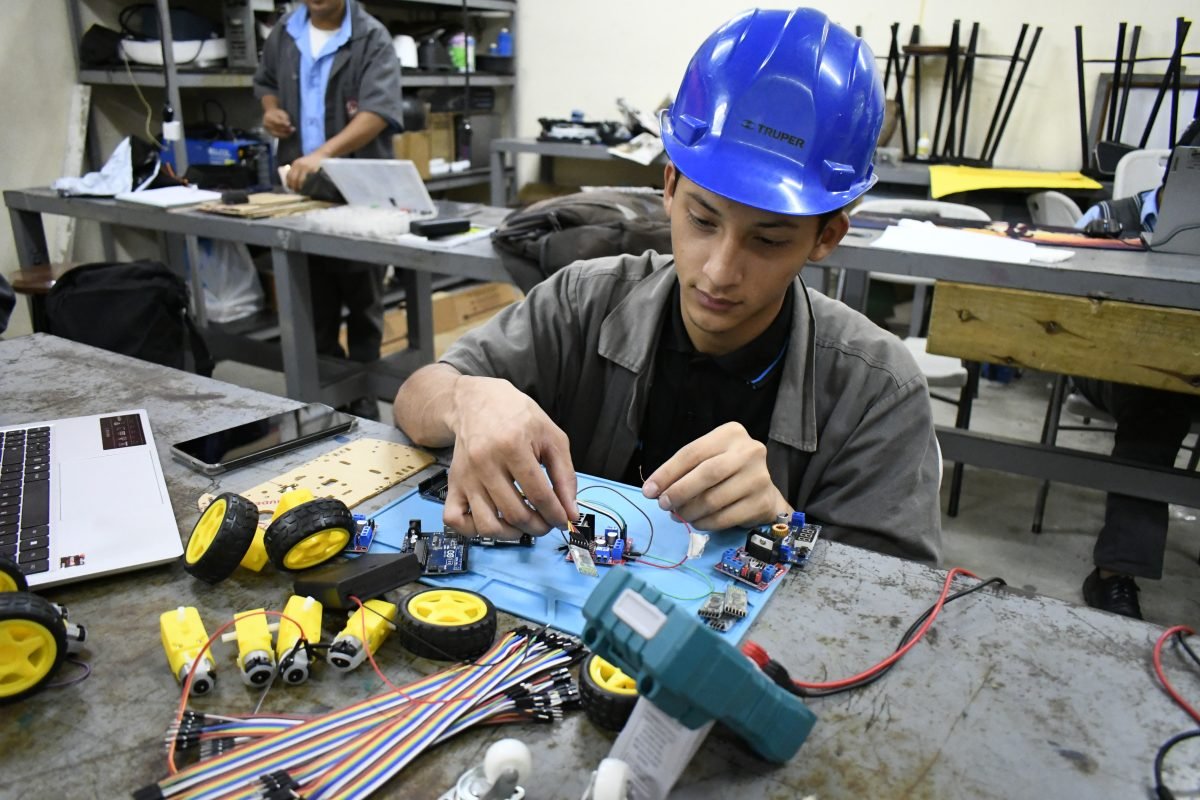 Electrónica y Dispositivos Digitales